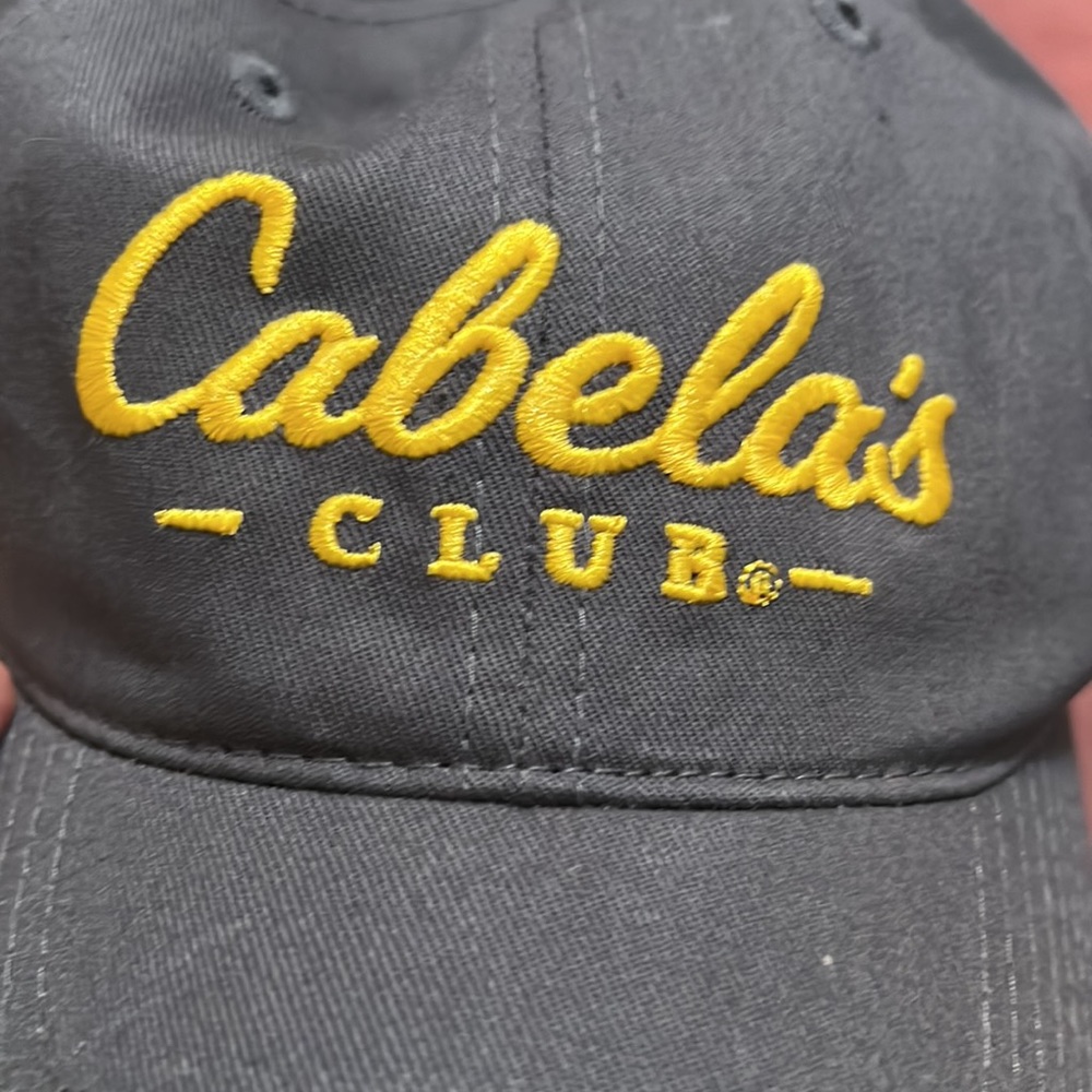 Snap back hat - Picture 4 of 4